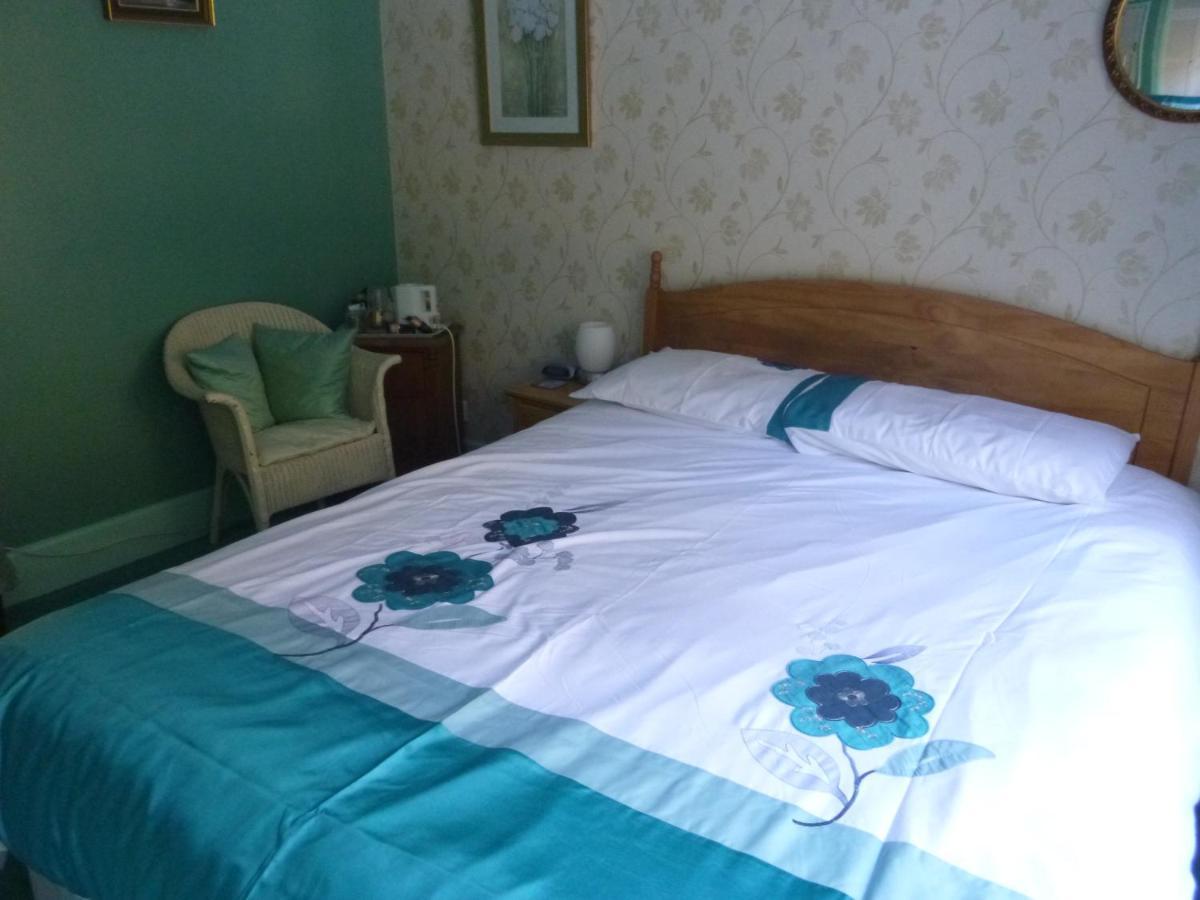 Chart House Bed And Breakfast Dorking Esterno foto