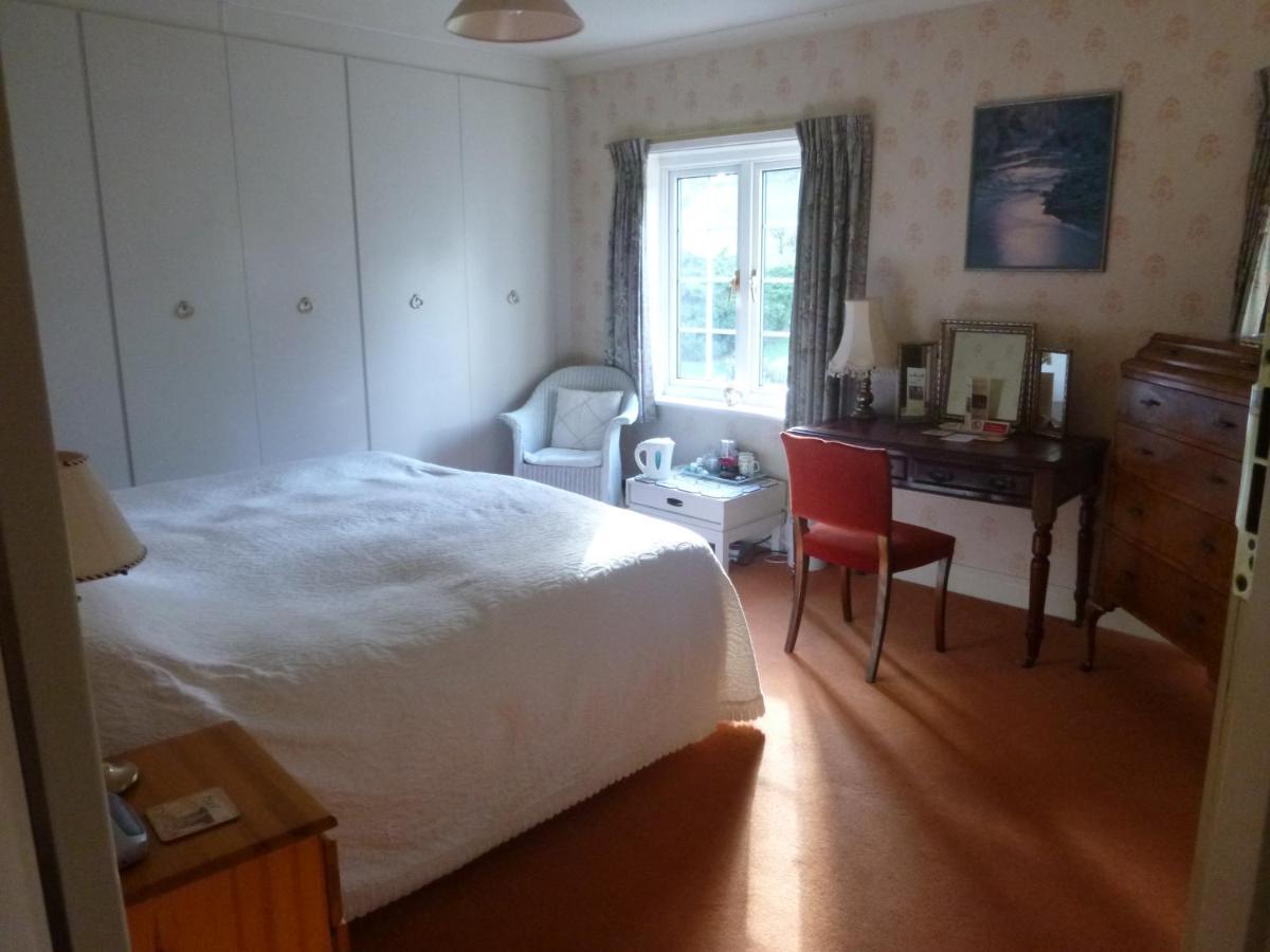 Chart House Bed And Breakfast Dorking Esterno foto